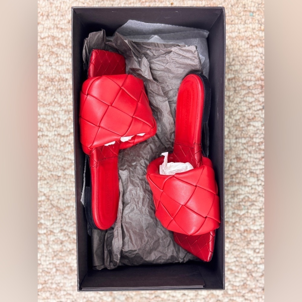 Bottega Veneta Red Quilted Sandals Size 37 - Picture 9 of 14